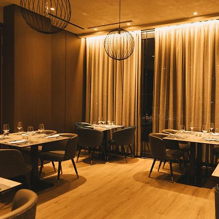 Sky Hotel Tirana Eksteriør billede