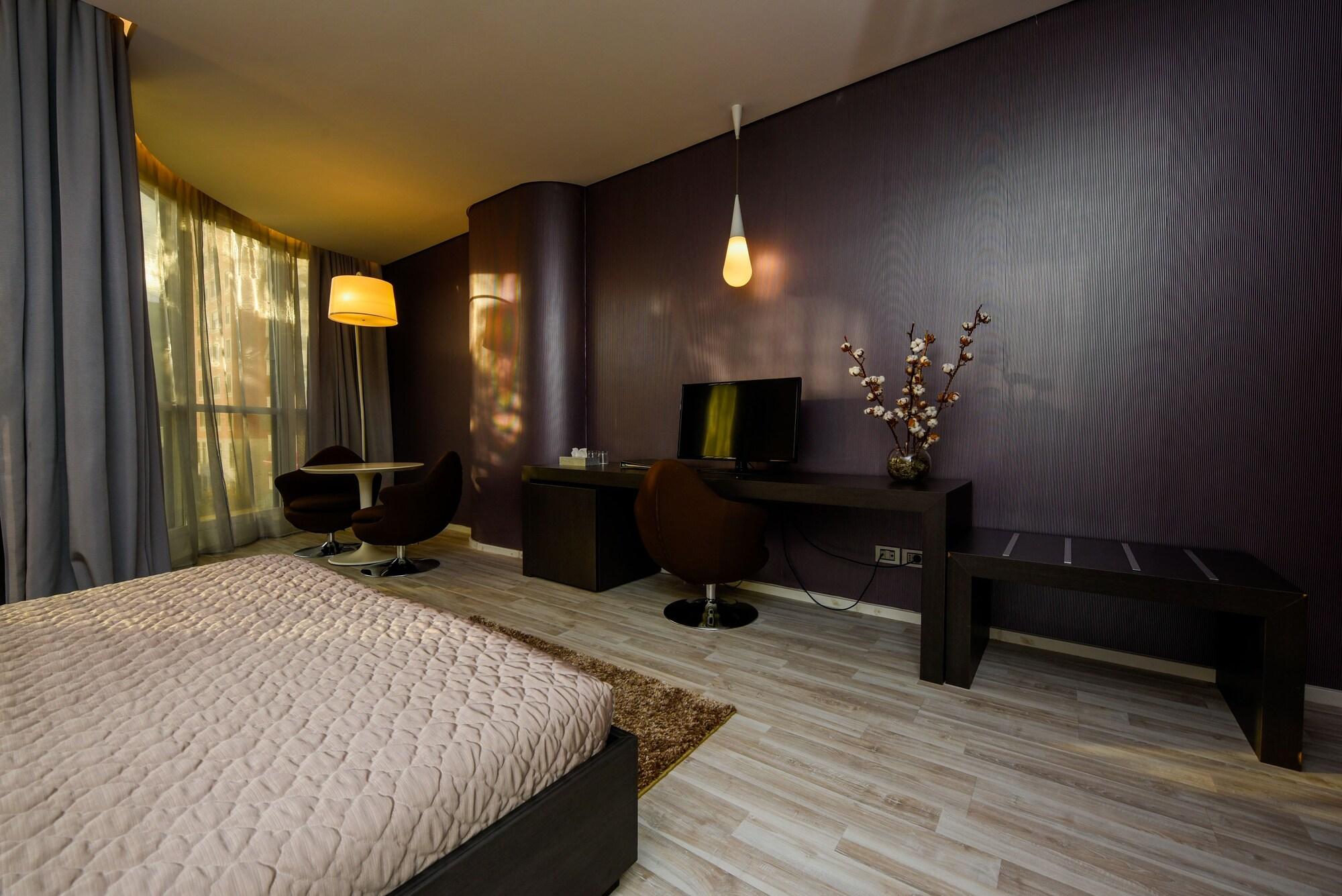 Sky Hotel Tirana Eksteriør billede