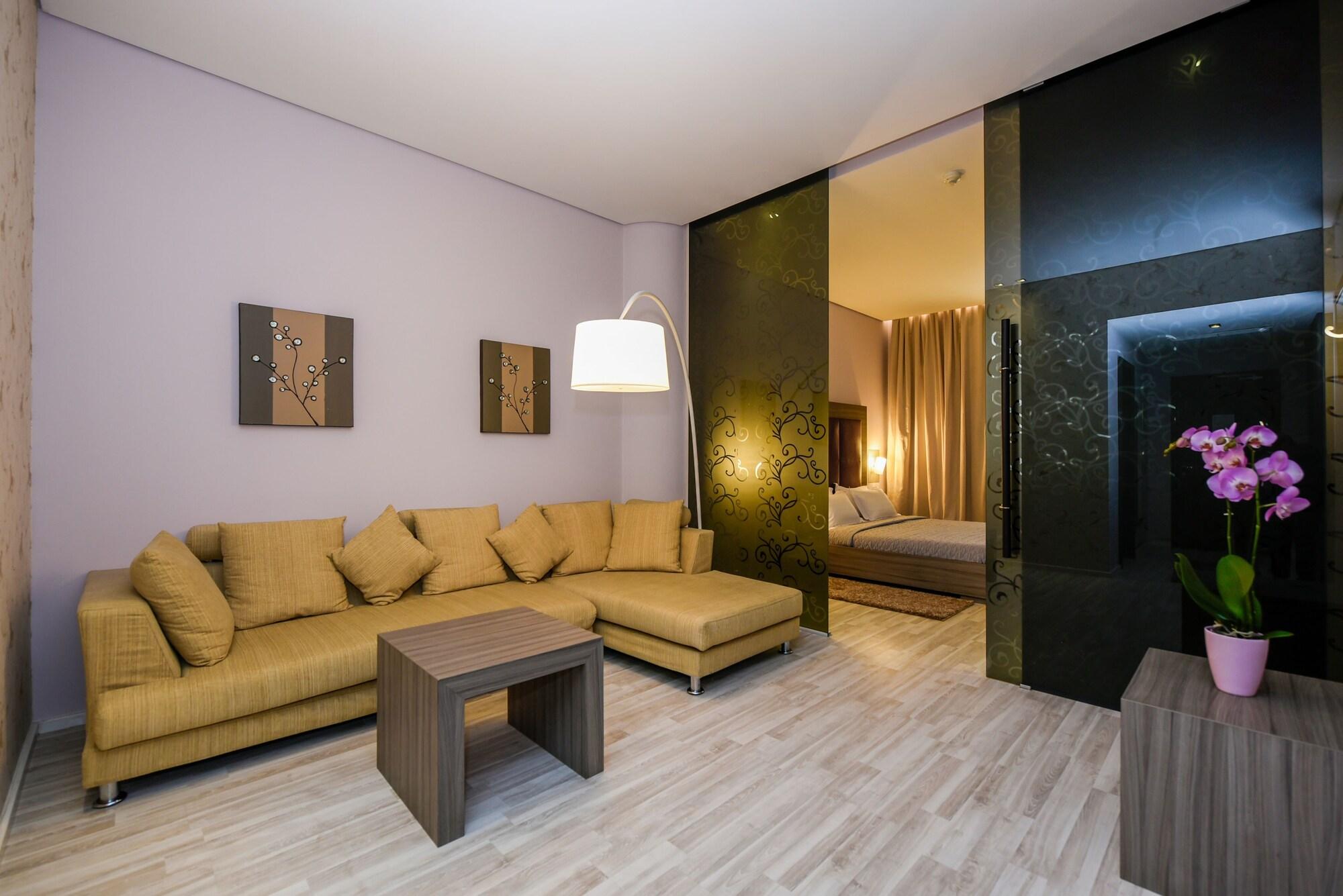 Sky Hotel Tirana Eksteriør billede
