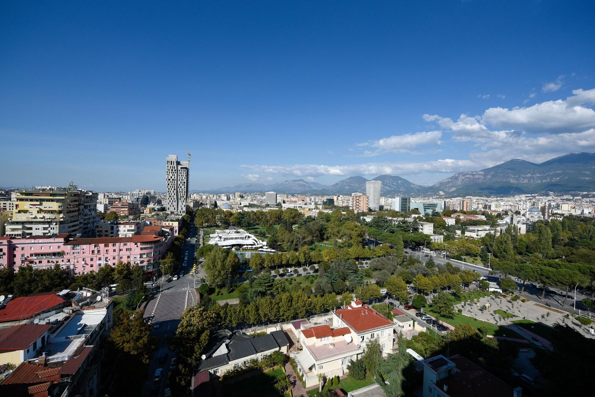 Sky Hotel Tirana Eksteriør billede