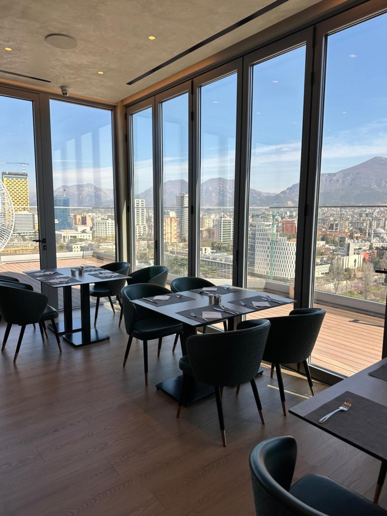 Sky Hotel Tirana Eksteriør billede