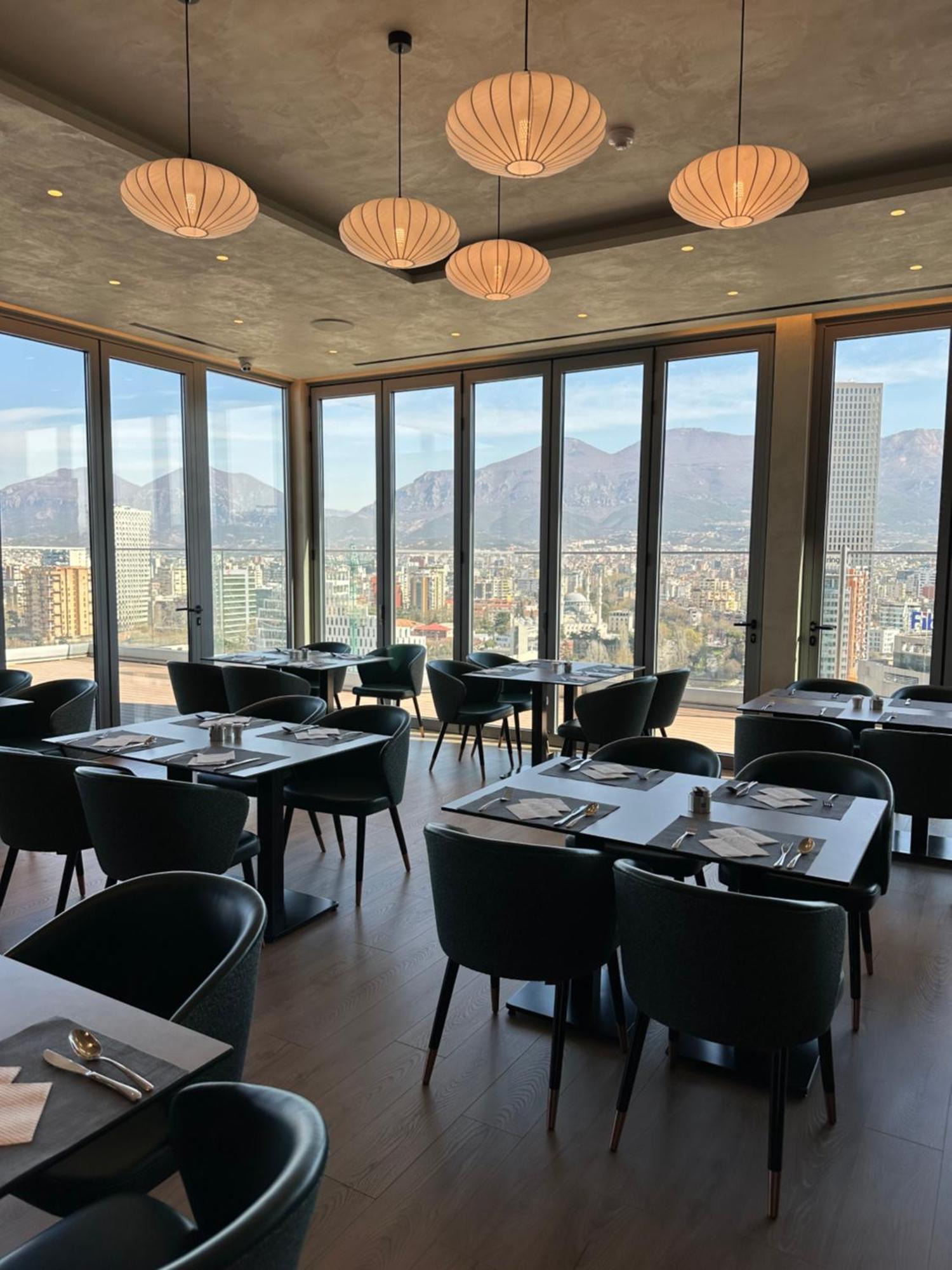 Sky Hotel Tirana Eksteriør billede