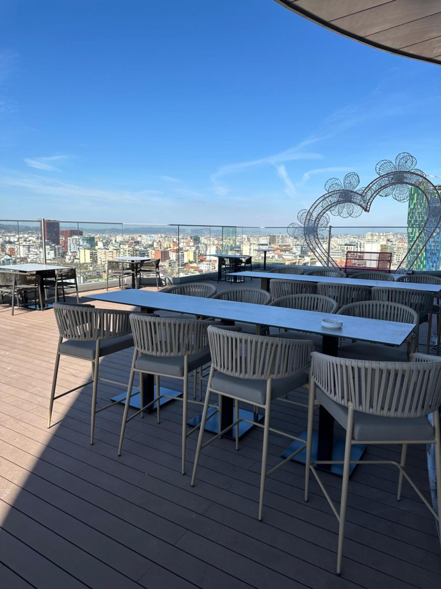 Sky Hotel Tirana Eksteriør billede