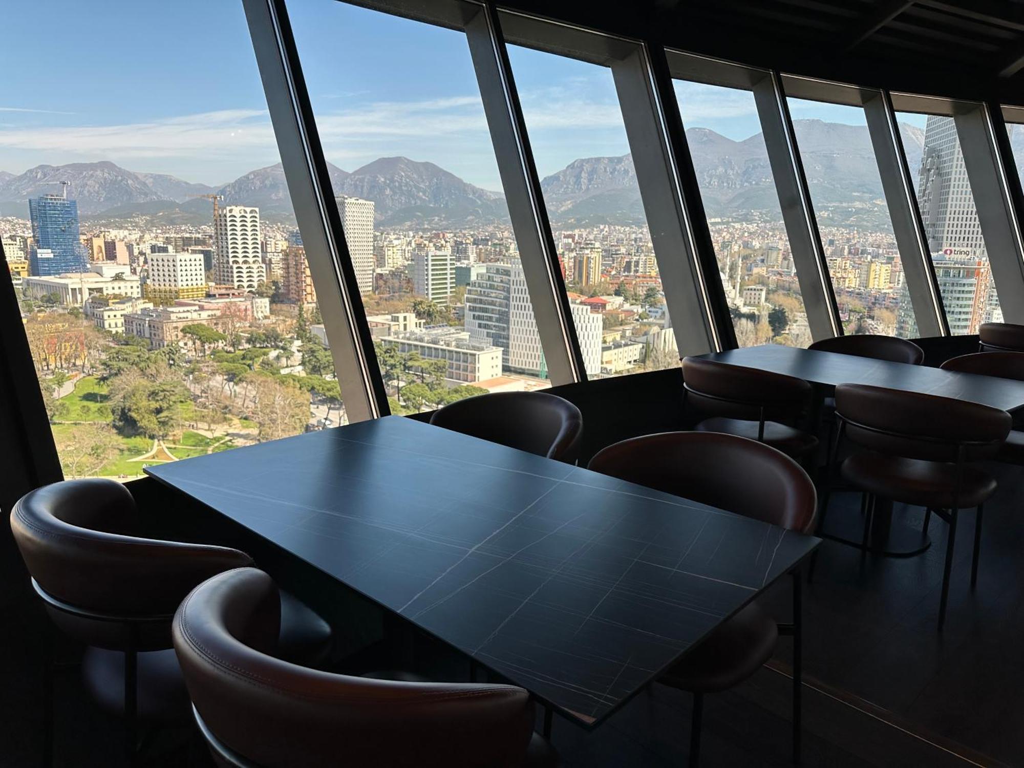 Sky Hotel Tirana Eksteriør billede