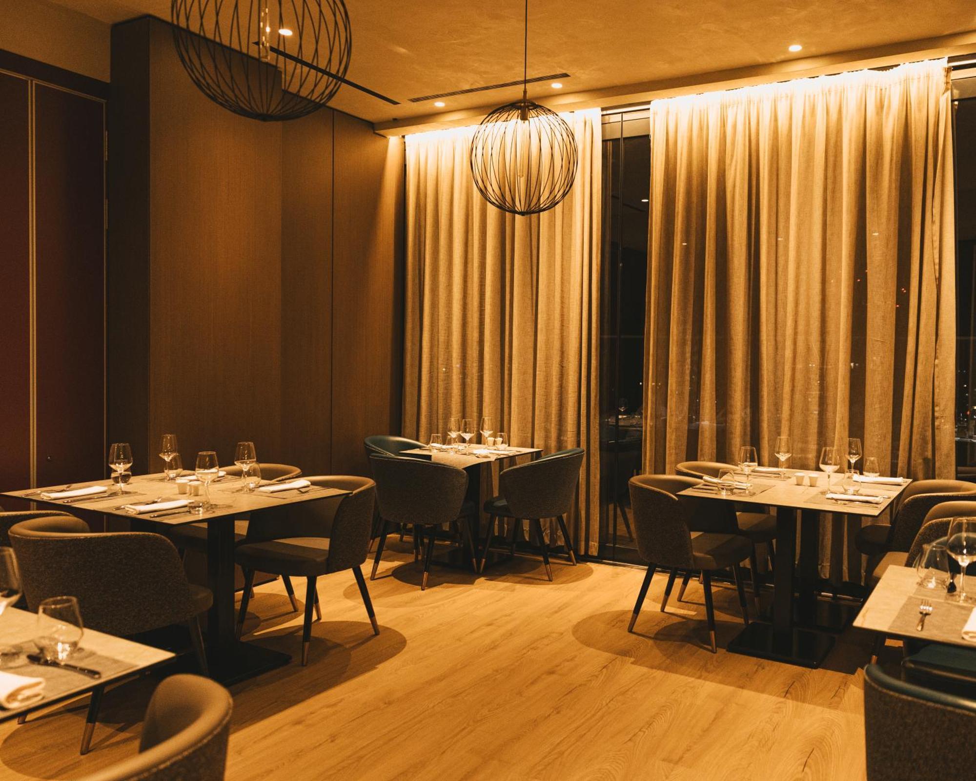 Sky Hotel Tirana Eksteriør billede