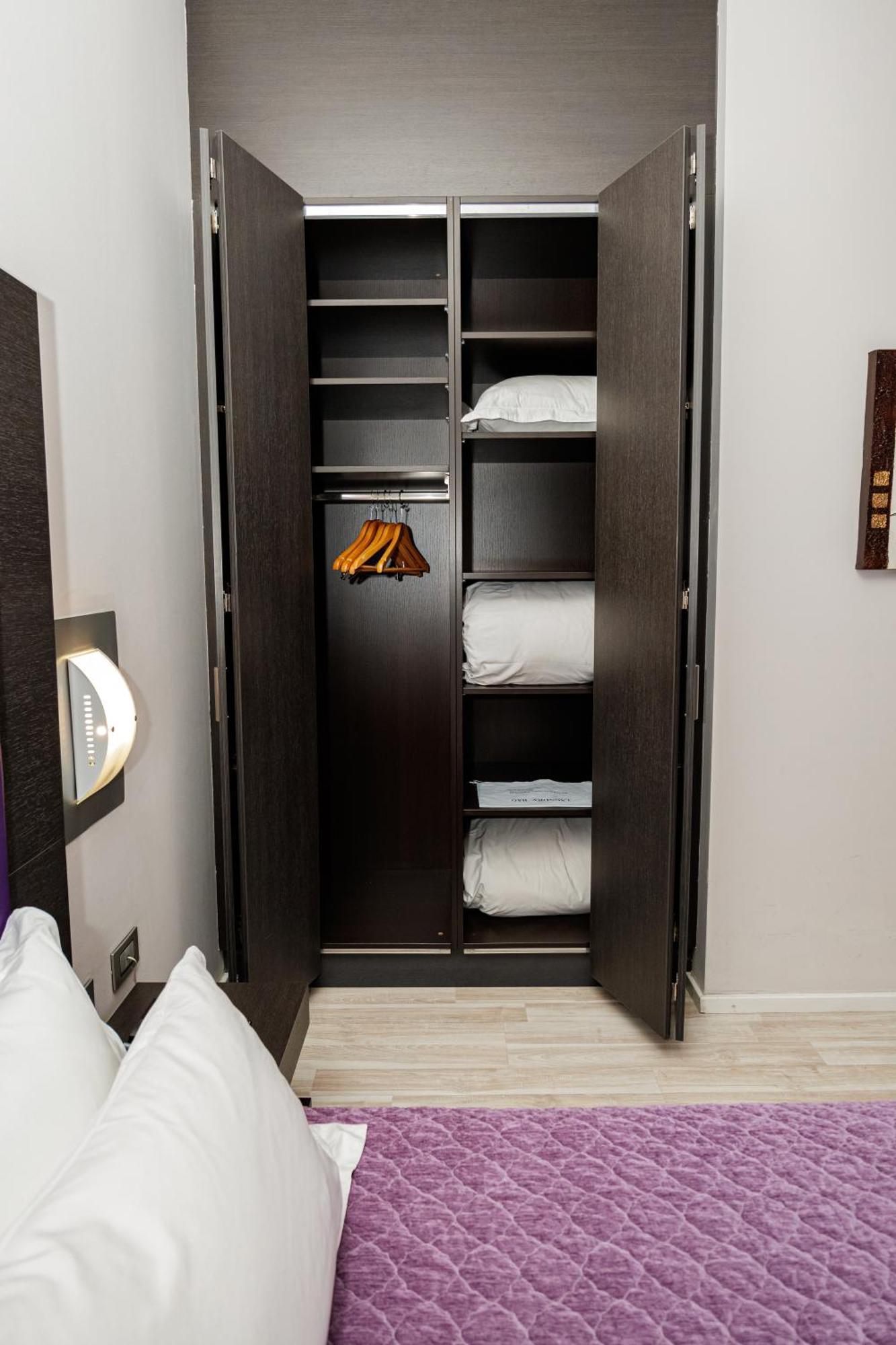 Sky Hotel Tirana Eksteriør billede