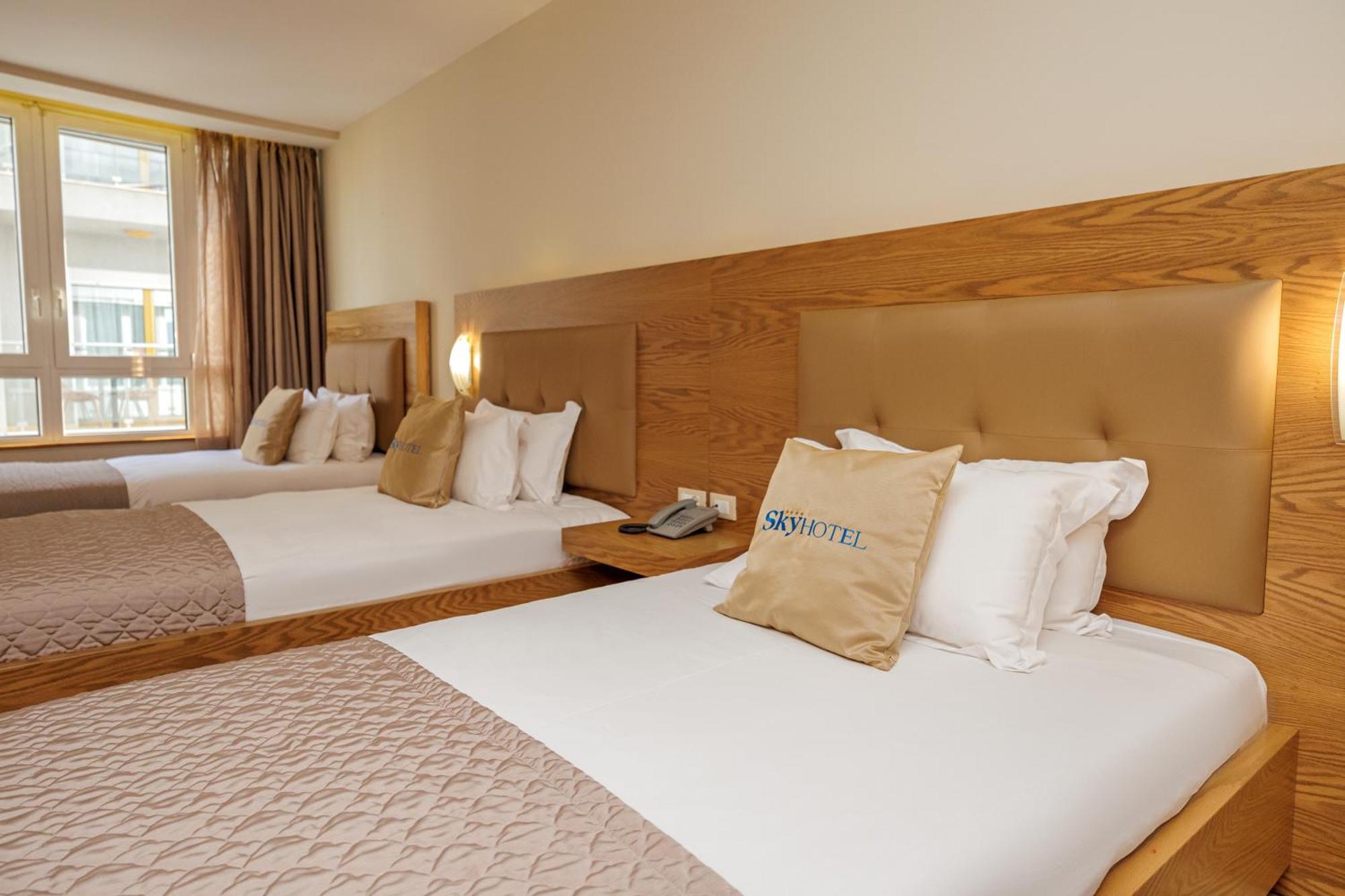 Sky Hotel Tirana Eksteriør billede