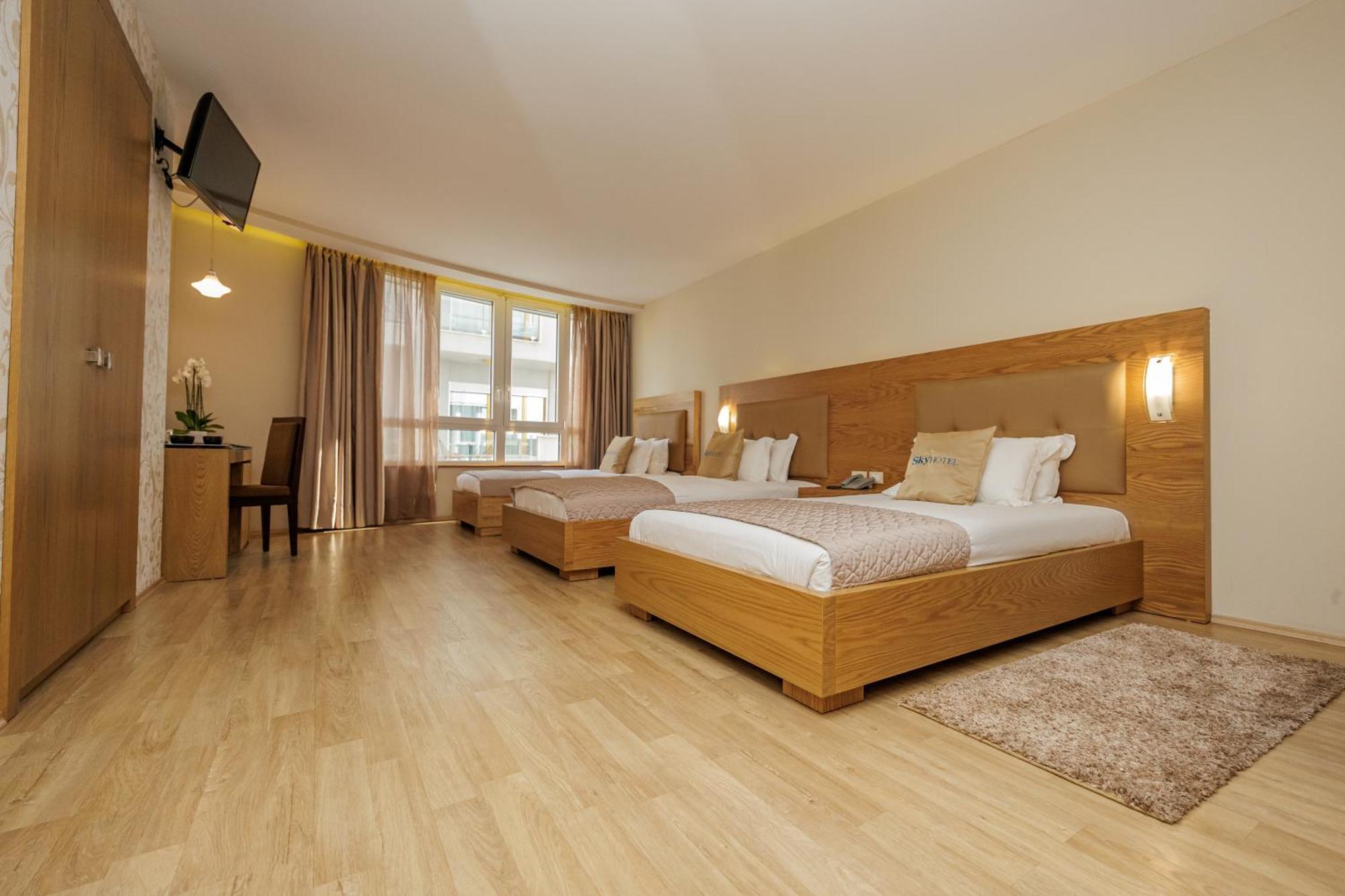 Sky Hotel Tirana Eksteriør billede