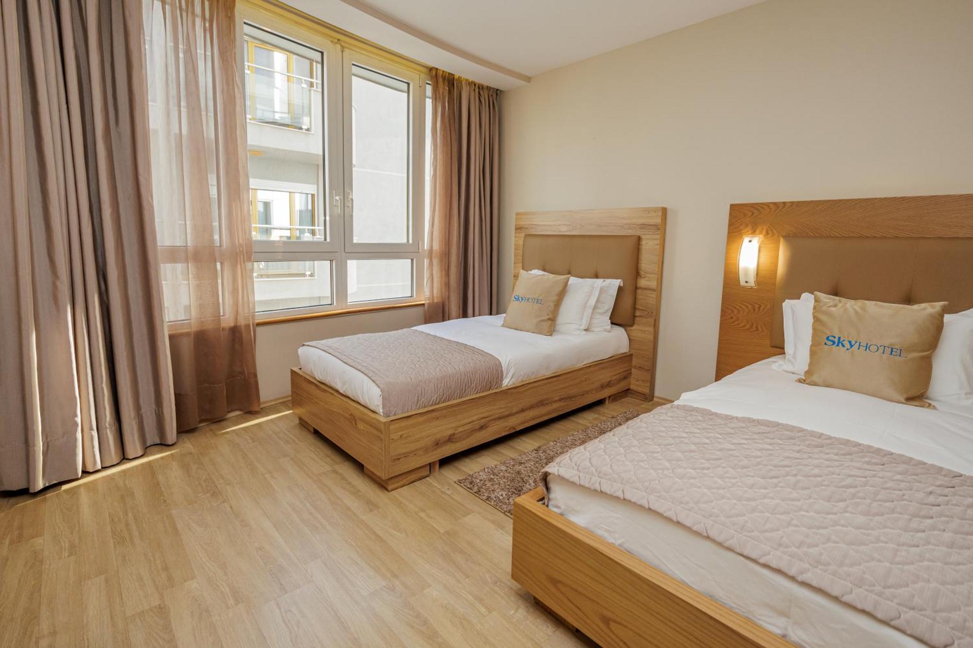 Sky Hotel Tirana Eksteriør billede