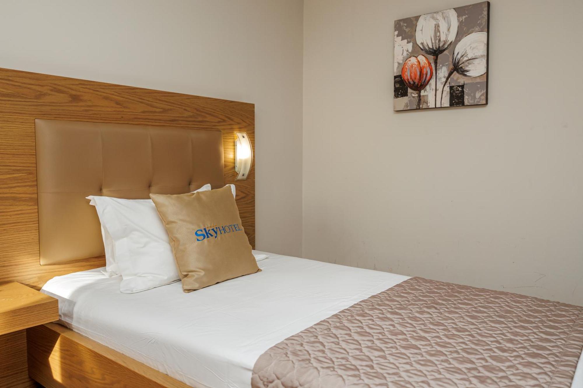 Sky Hotel Tirana Eksteriør billede