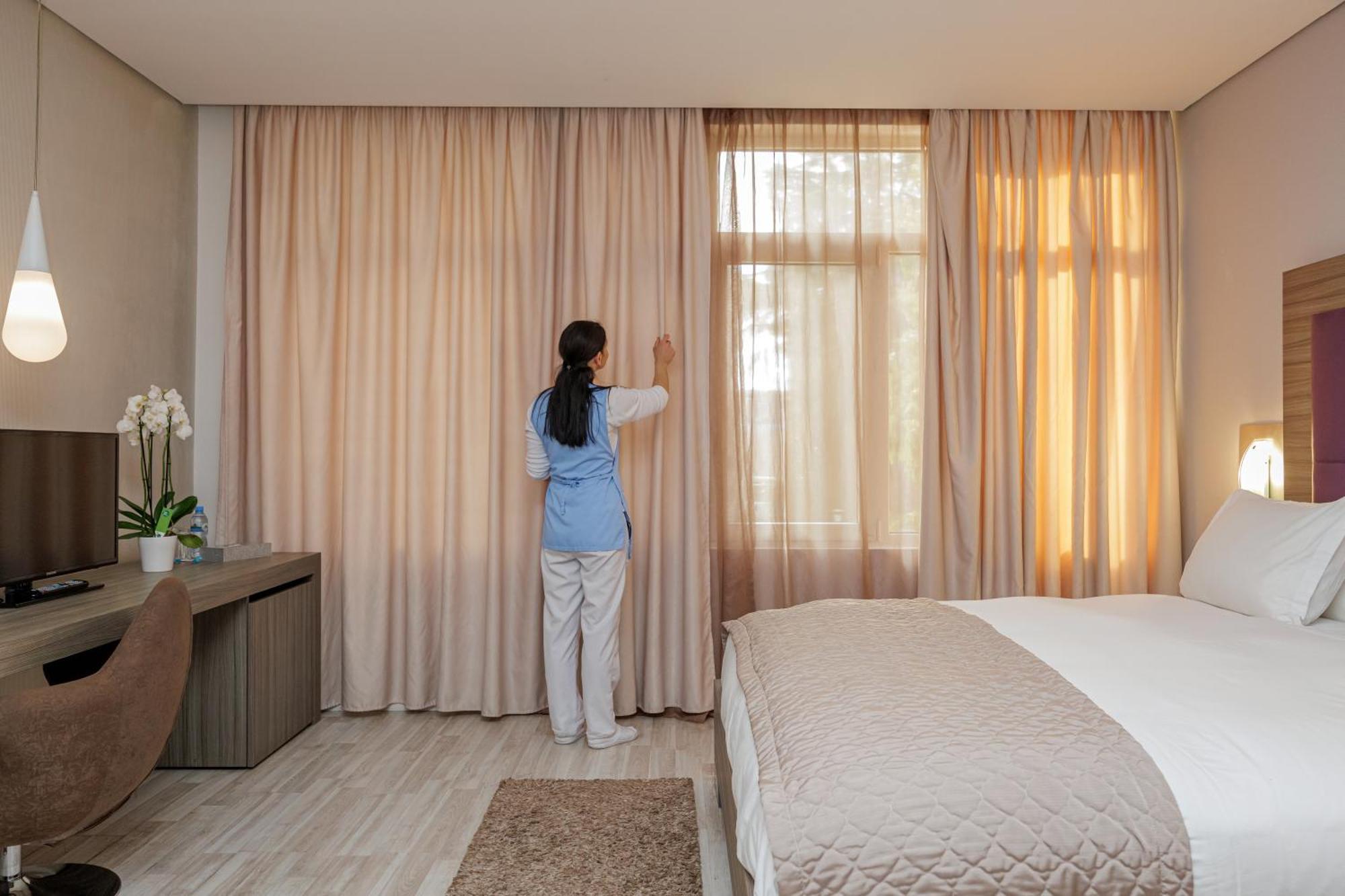 Sky Hotel Tirana Eksteriør billede