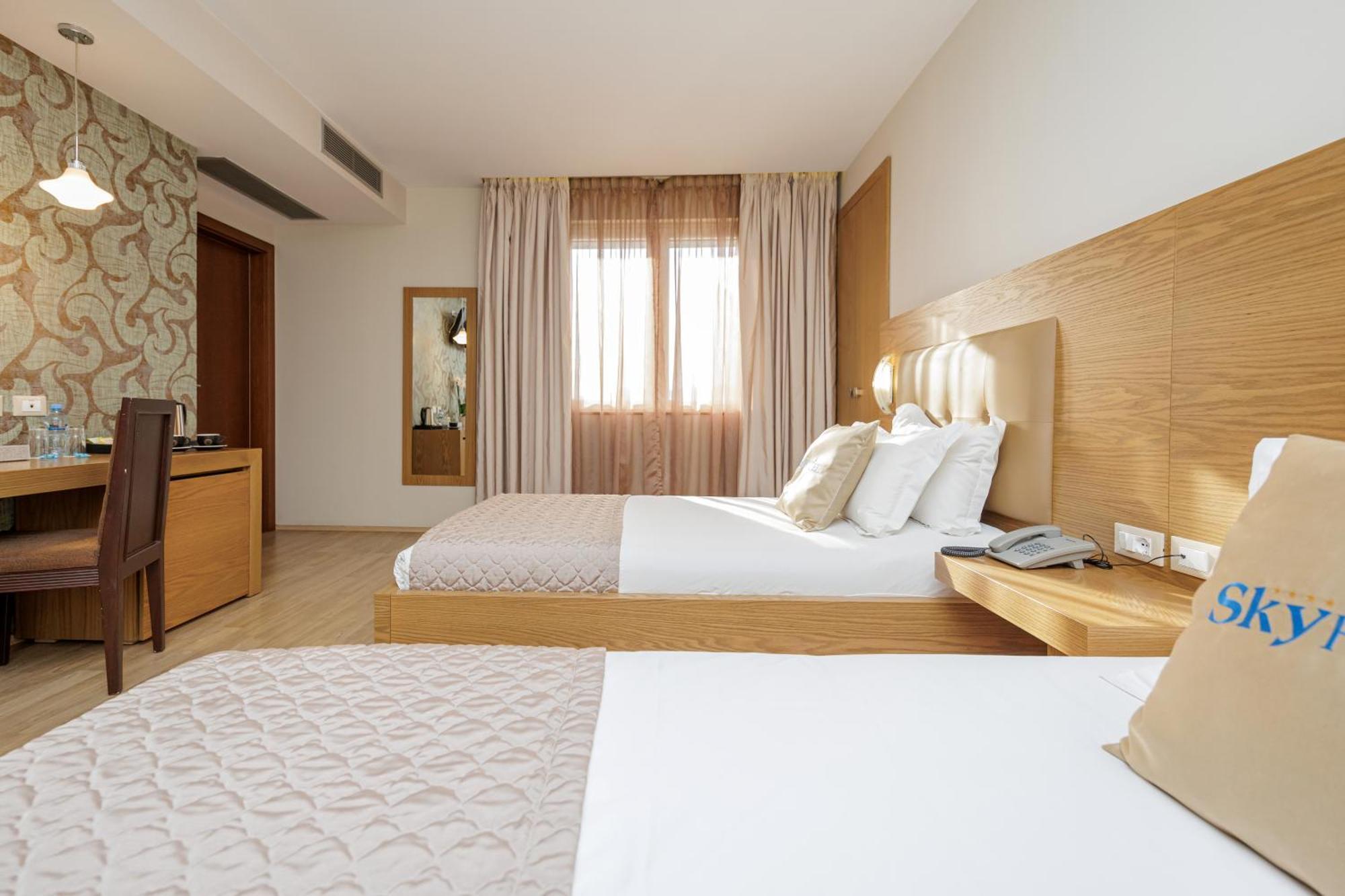 Sky Hotel Tirana Eksteriør billede