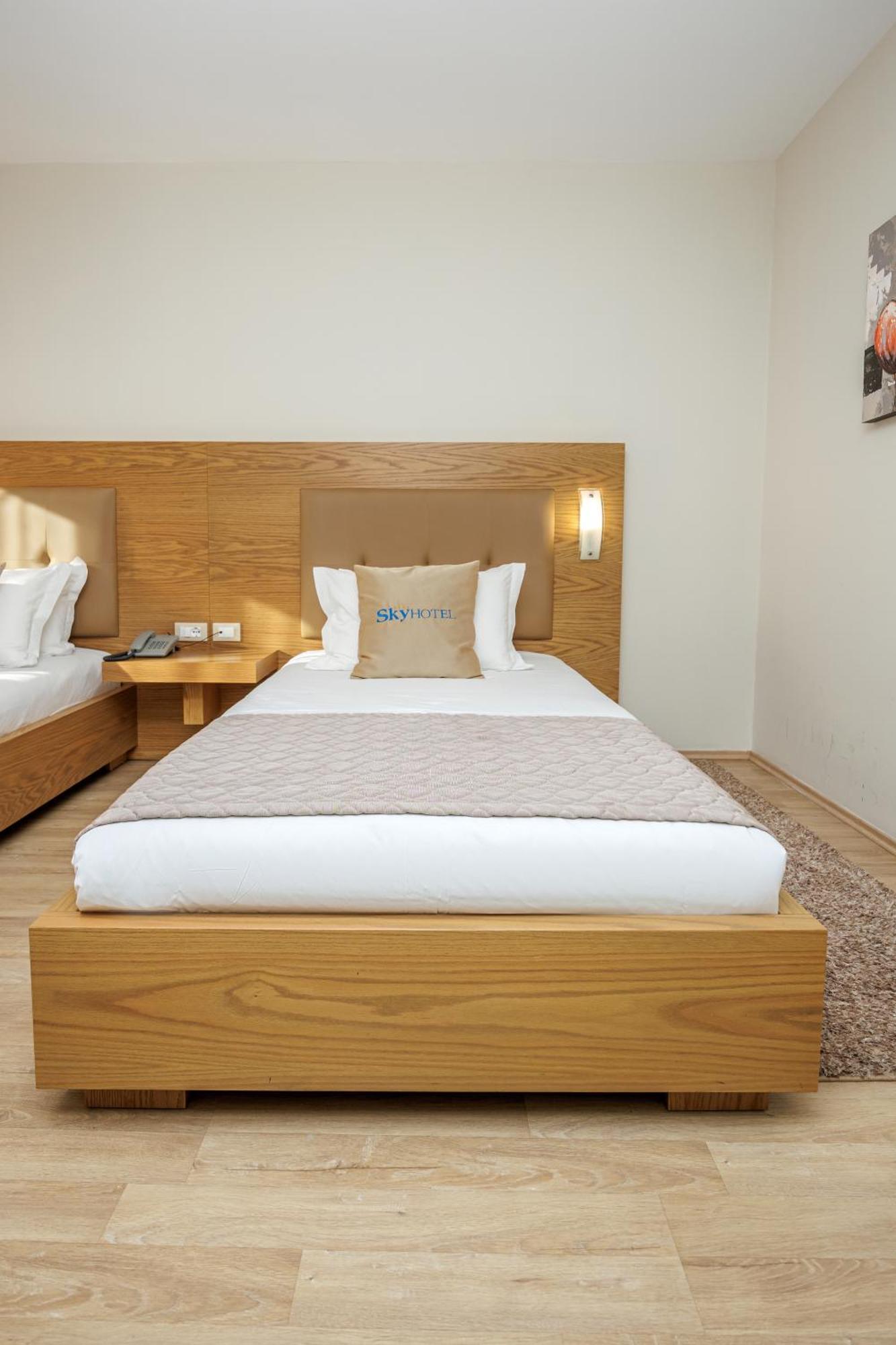 Sky Hotel Tirana Eksteriør billede